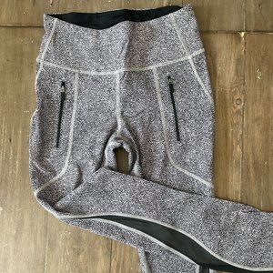 Lululemon 3/4 leggings - black and white fleck, size 4